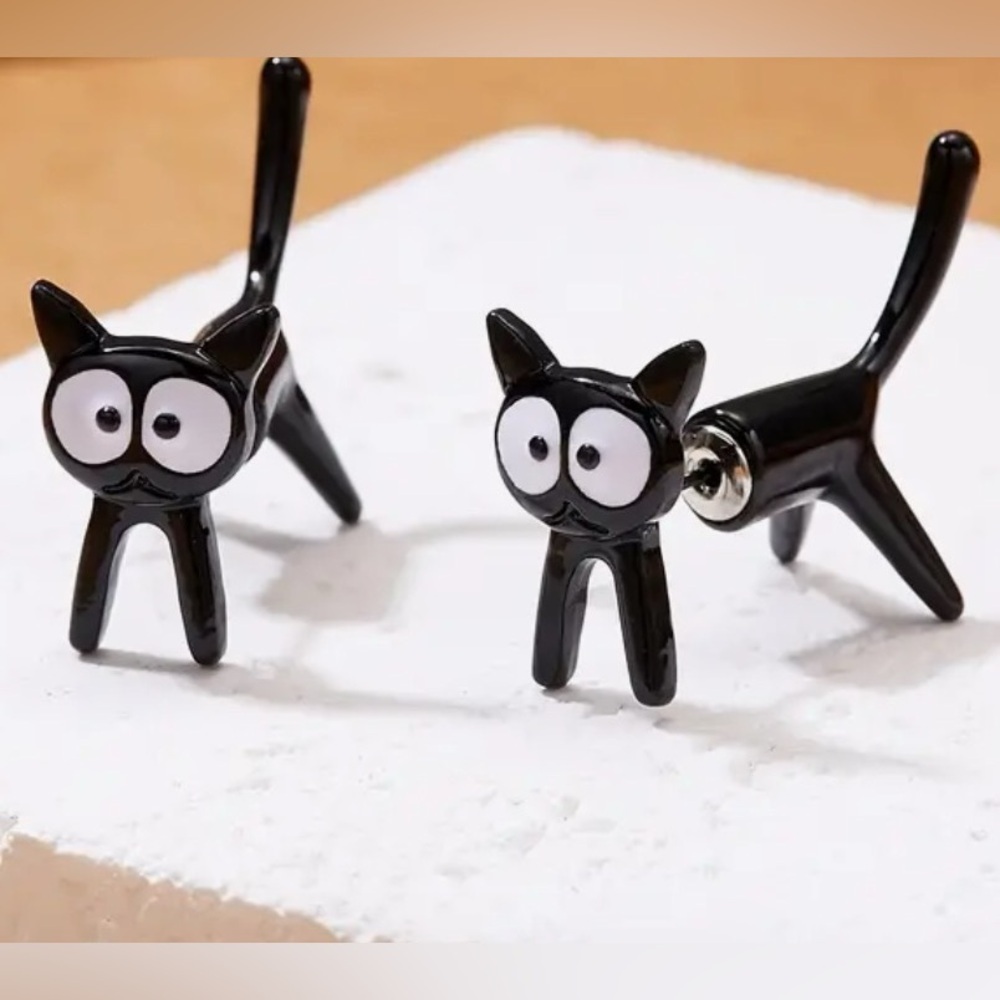 Super cute black cat earrings 😺 with butt for post funny cartoon kitten - Picture 1 of 2